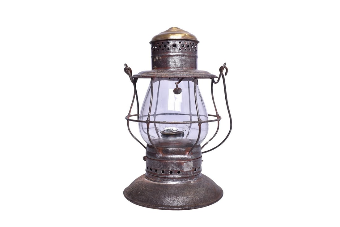 Northern Central Brass Top / Bell Bottom Lantern with Clear Cast Globe (1 of 5)