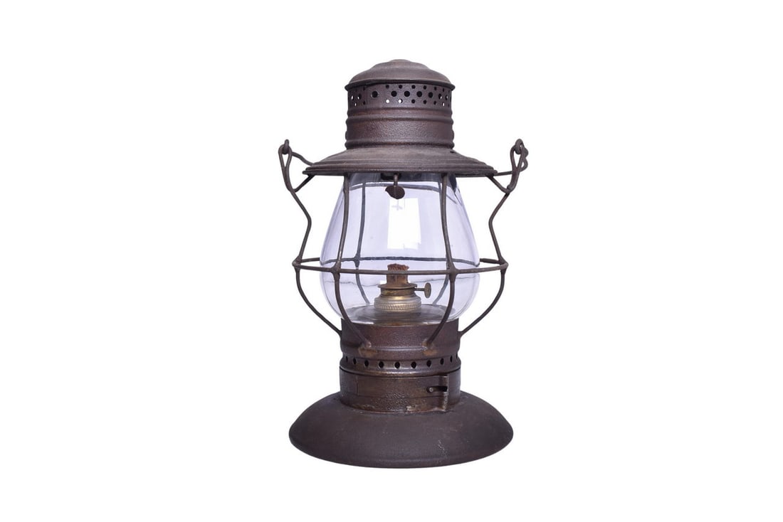 Two Different Dietz Lanterns Buckeye Dash Lamp And Beacon Dash Lamp
