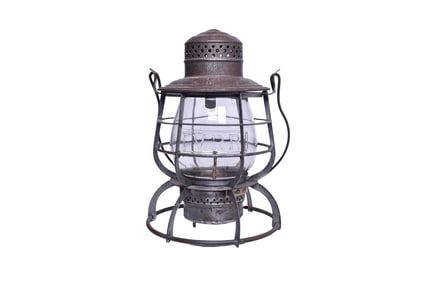 Armspear Lehigh Valley Railroad Lantern with Clear Cast Globe