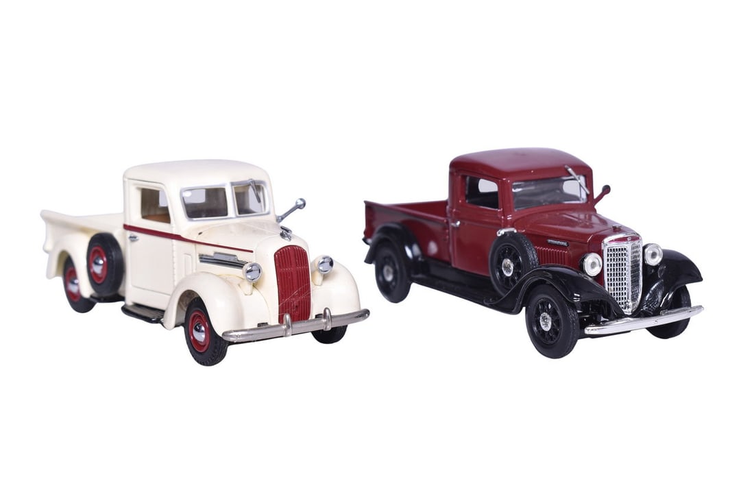 Pair of Matchbox Models - 1934 International C Series and 1939 Reo (1 of 3)