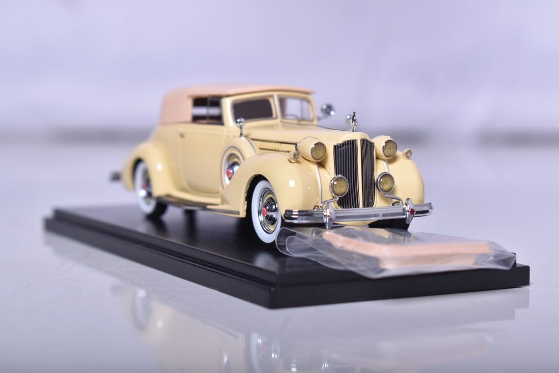 Automodello 1938 Packard Twelve Convertible Victoria (1 of 3)