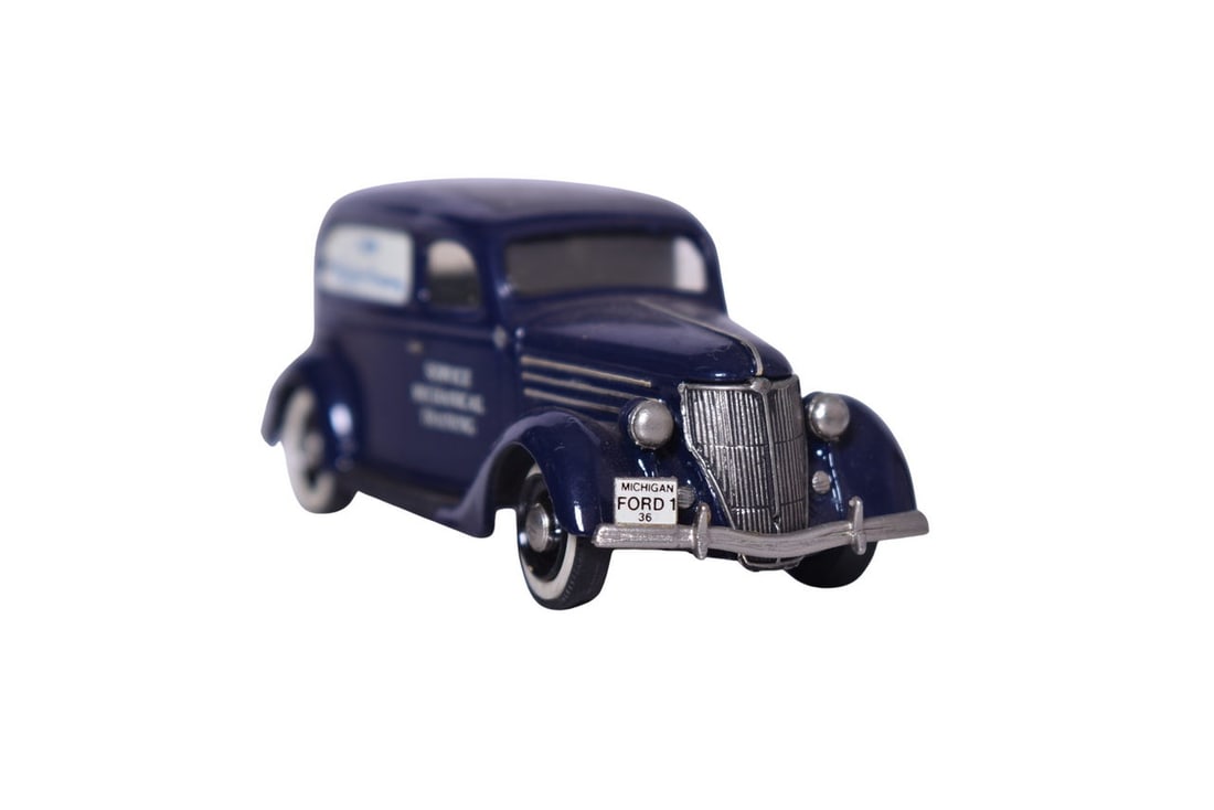 Mini Marque 1936 Ford V/8 (1 of 3)