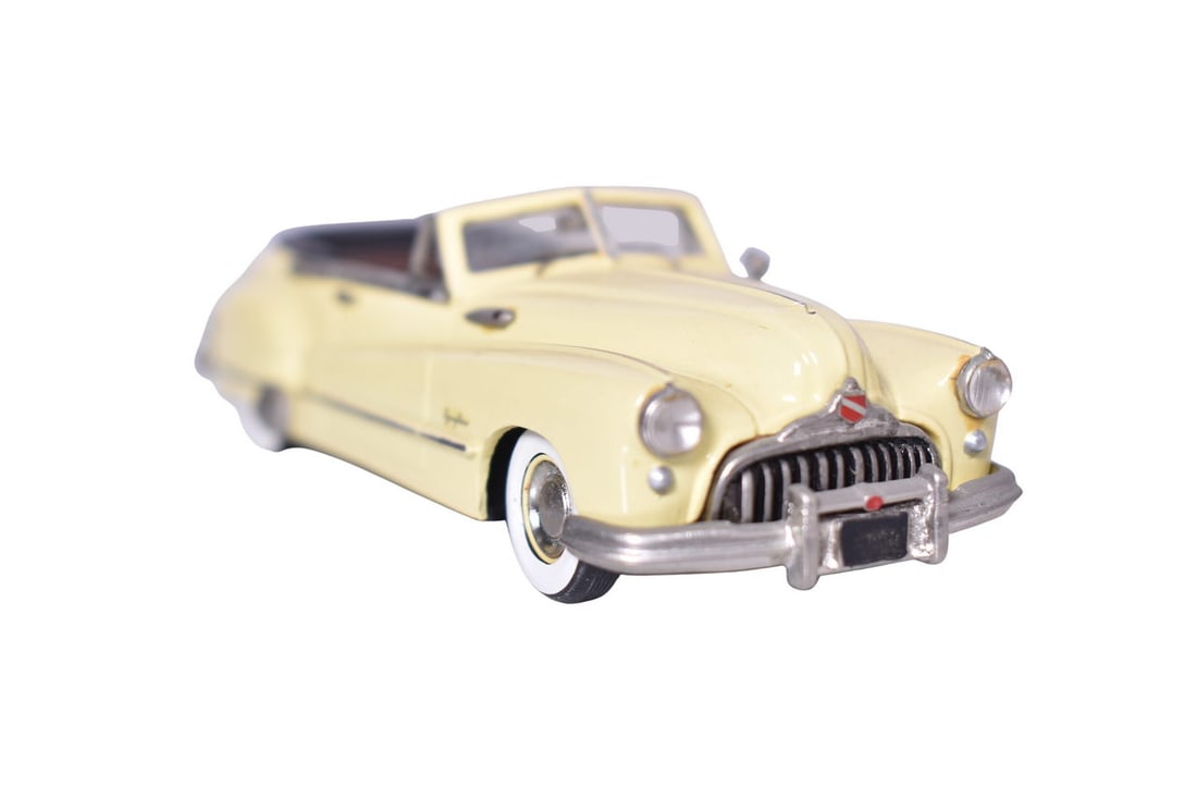 Design Studio / Motor City USA 1947 Buick Roadmaster (1 of 3)