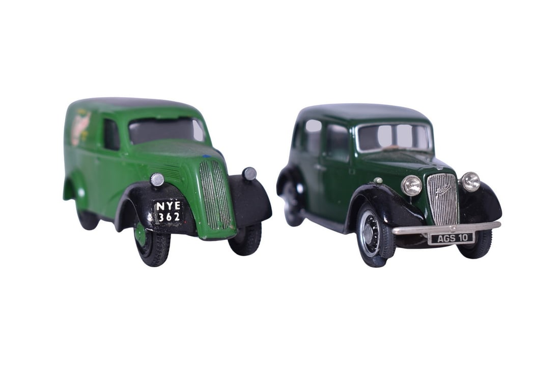 Pair of Somerville Models - 1936 Austin 10 and Fordson 5 CWT Van (1 of 3)