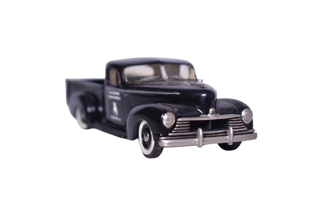 Mini Marque 43 1946 Hudson Truck - Staffordshire Kennels (1 of 3)
