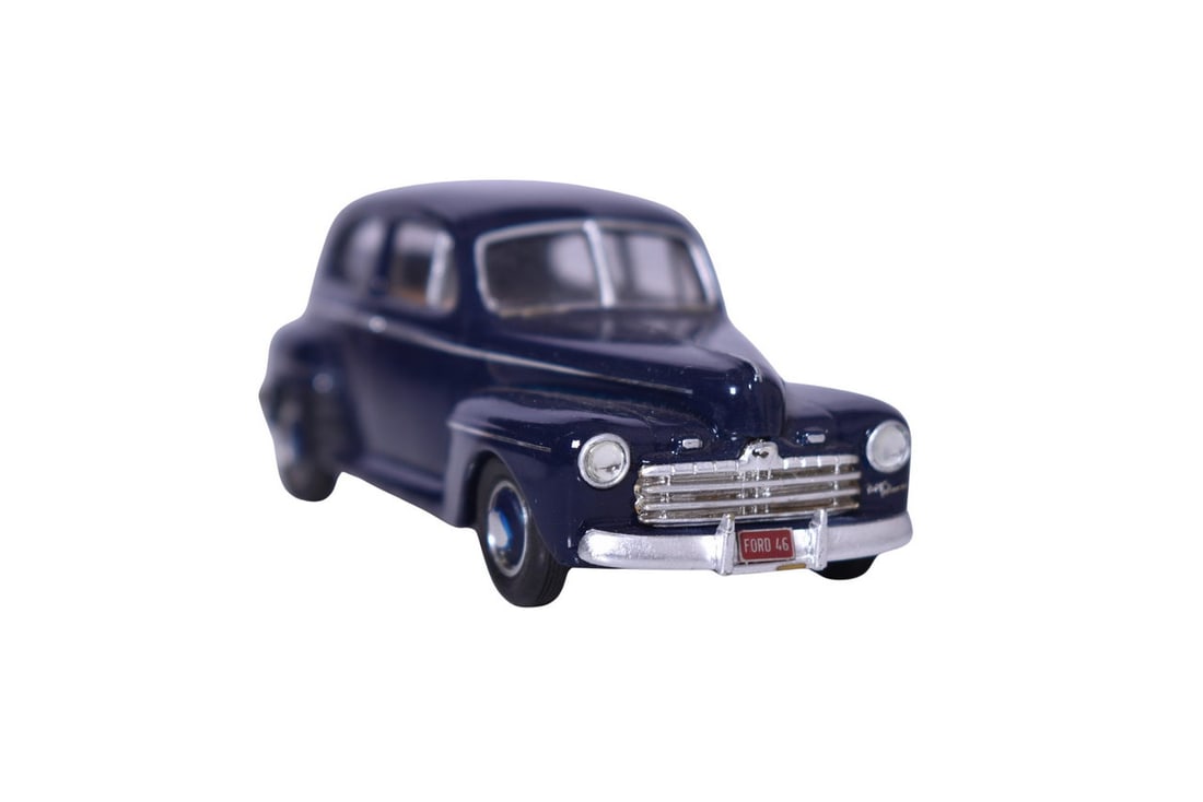 Provence Moulage 1946 Ford Tudor Sedan - 1:43 Resin (1 of 3)