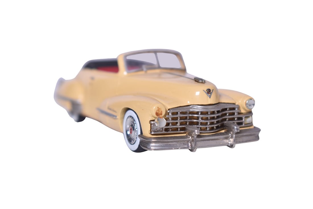 Resin 1947 Cadillac Series 62 convertible in Maize Yellow (1 of 3)