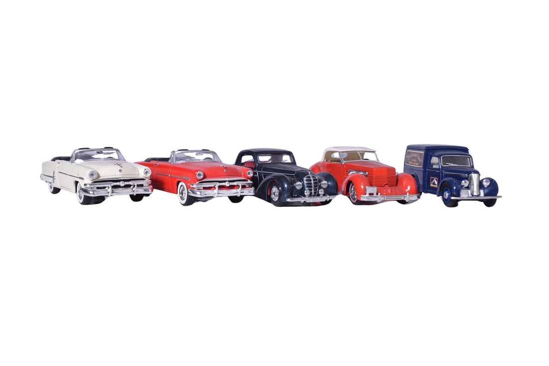 Five Matchbox / Dinky / Welly Models - Ford, Cord, and Delahaye (1 of 5)