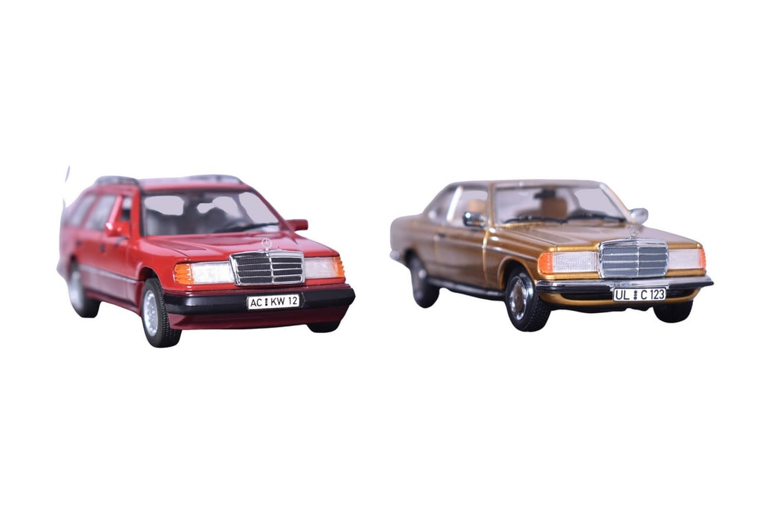 Pair of Minichamps Mercedes-Benz Models (1 of 3)