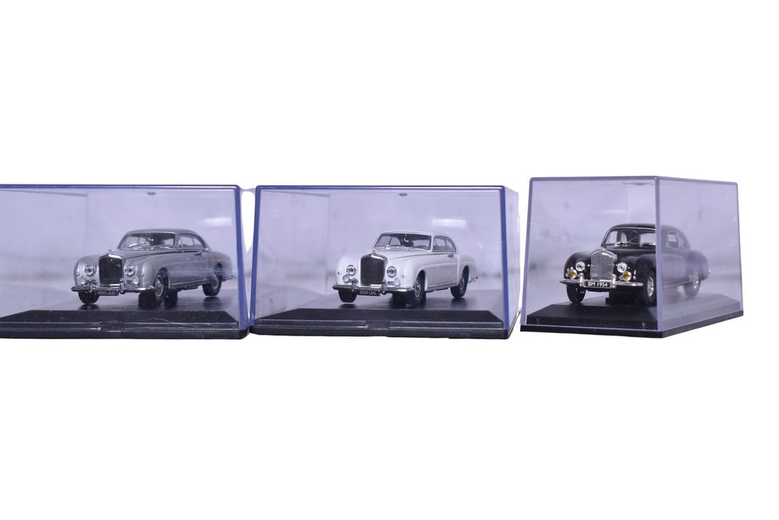 Three Signature Series Bentley 1:43 Models (1 of 3)