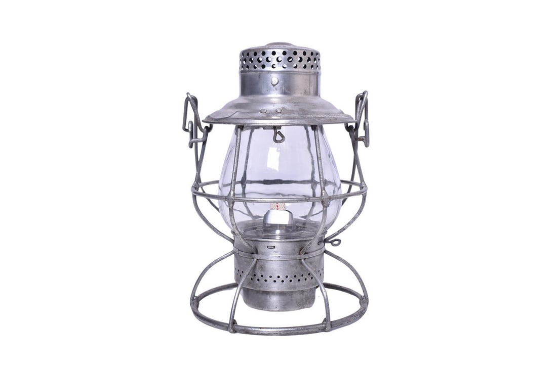 Adlake Reliable Chicago Great Western Railroad Lantern: Adlake Reliable lantern with CGW RR embossed on the shoulder. Latest patent date on the shoulder rim reads Apr. 1 1913. Lantern presents very nicely, likely cleaned at some point, with a bit of rust a