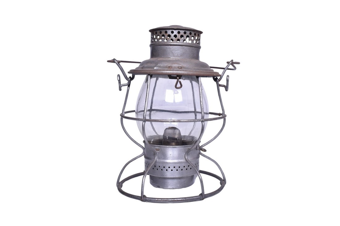 Adlake Reliable Texas and Pacific Railroad Lantern: Adams & Westlake Adlake Reliable lantern with T&P embossed on the chimney top. Latest patent date found on the rim of the shoulder reads May 9 1922. Lantern also has the number 1893 stamped into the s
