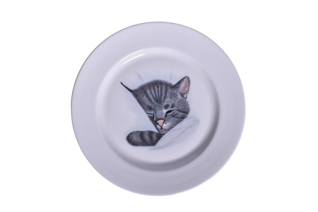 Chesapeake and Ohio Railroad Buffalo China Chessie Service Plate 10 1/4": A 10 1/4" china service plate for the Chesapeake and Ohio Railroad, top marked with multi-colored kitten portrait, and bottom marked Buffalo China. The plate is in great condition with bright, clean g