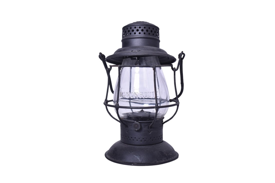 Adlake Reliable Monon Railroad Bell Bottom Lantern w/ Cast Globe: Adams & Westlake Reliable lantern for the CI&L / Monon railroad. The only legible patent date is 1909. The shoulder of the lantern is embossed with Monon route. The single wire guard and bell bottom a