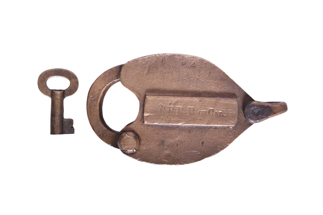 Central Pacific Railroad of California Brass Heart Shaped Lock w/ Key (1 of 4)