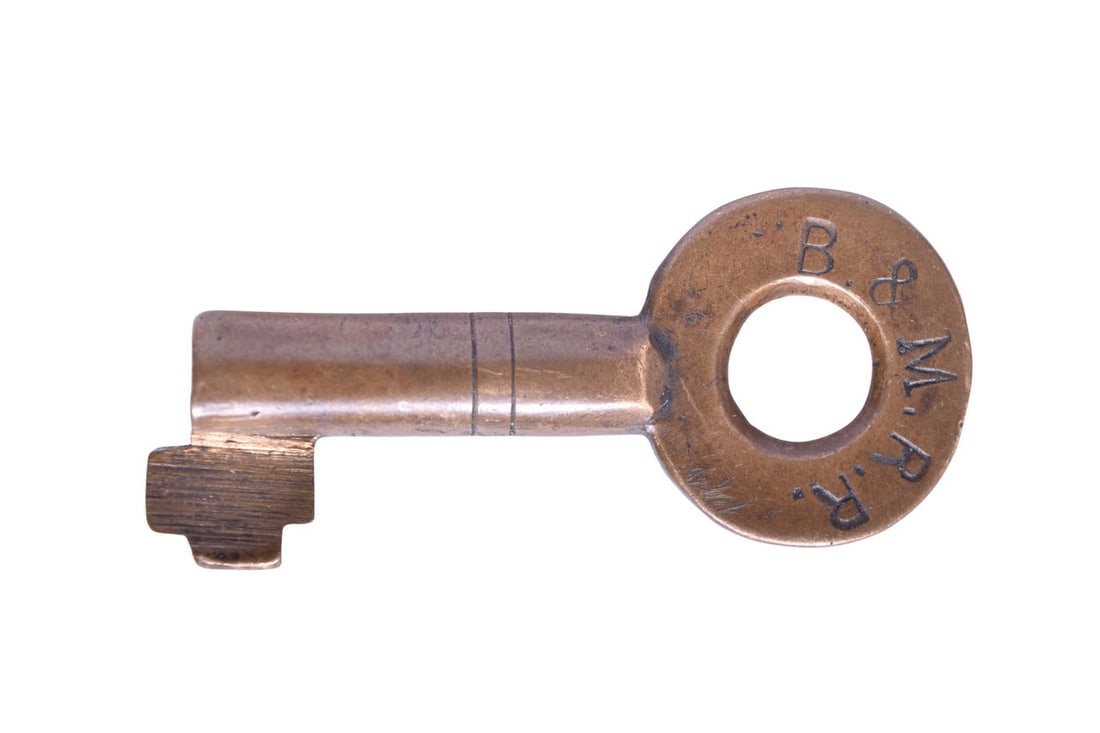 Boston & Maine Railroad Sherburne Brass Double Ring Barrel Key (1 of 3)