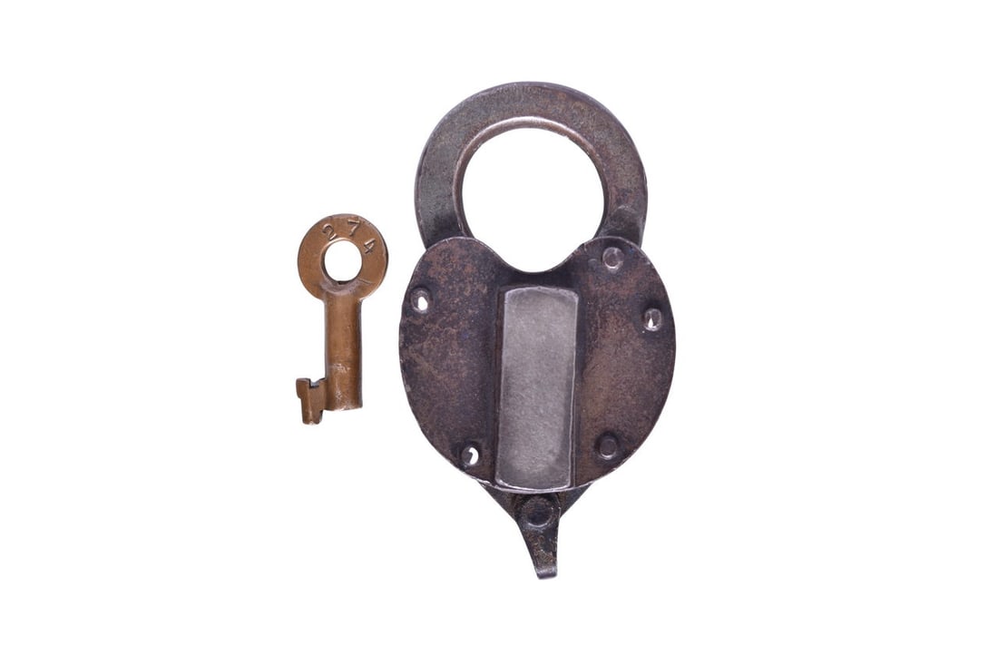 Kansas City Stock Yard Railroad Iron Heart Shaped Lock w/ Brass Key (1 of 4)