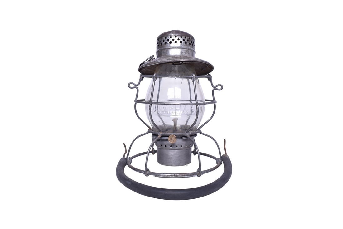 Handlan-Buck "The Handlan" Oregon-Washington Railroad and Navigation Co. Lantern (1 of 6)