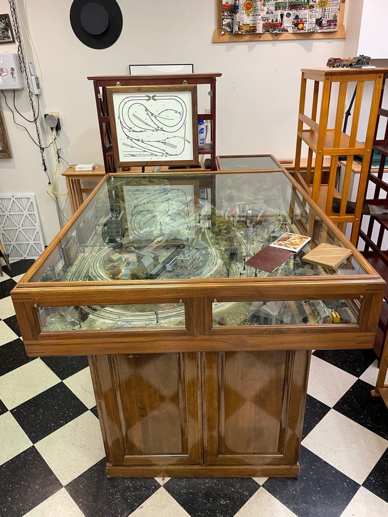 Custom N Scale Operating Layout with Cabinetry - On Site Lot #3042 (1 of 8)