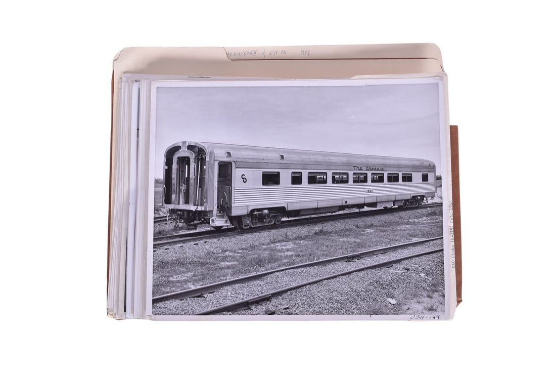 100 Chesapeake and Ohio Lounge, Tavern Car Photos from Budd Company Archives: A nice group of 100 photos showing the cars for Chesapeake and Ohio from 1948. The equipment in the albums is coach, lounge, tavern, and diner cars. Photos are mainly publicity photos, both finished i