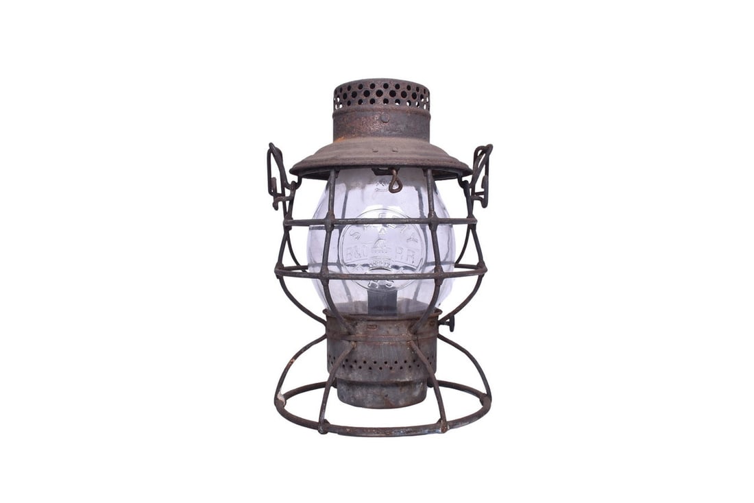 Adlake Reliable Baltimore and Ohio Railroad Lantern with Capital Dome Cast Globe (1 of 5)