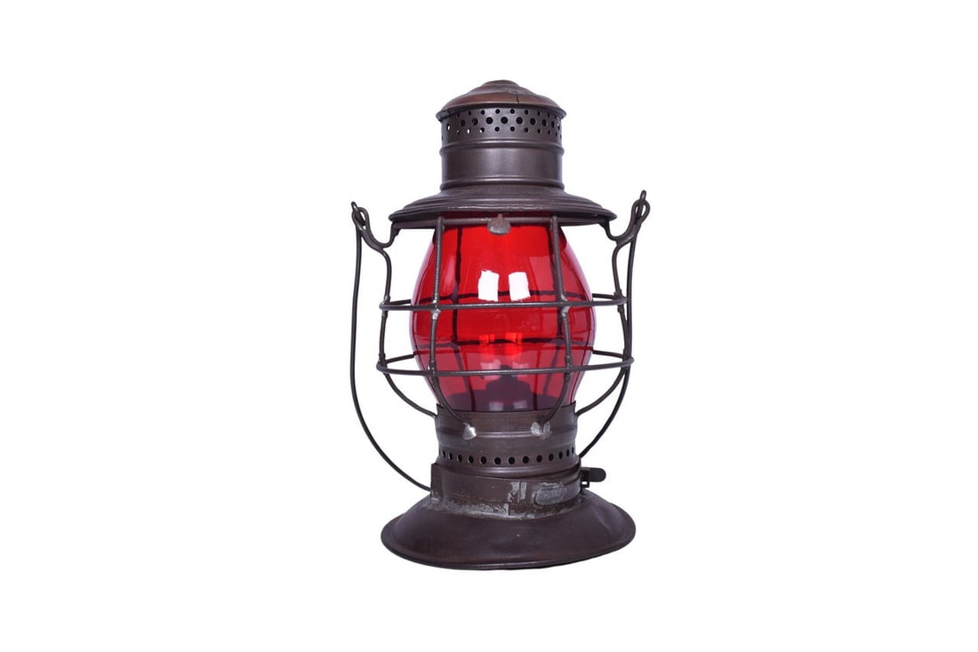Dietz No. 39 Chicago & Milwaukee Railroad Brass Top Bell Bottom Lantern (1 of 4)