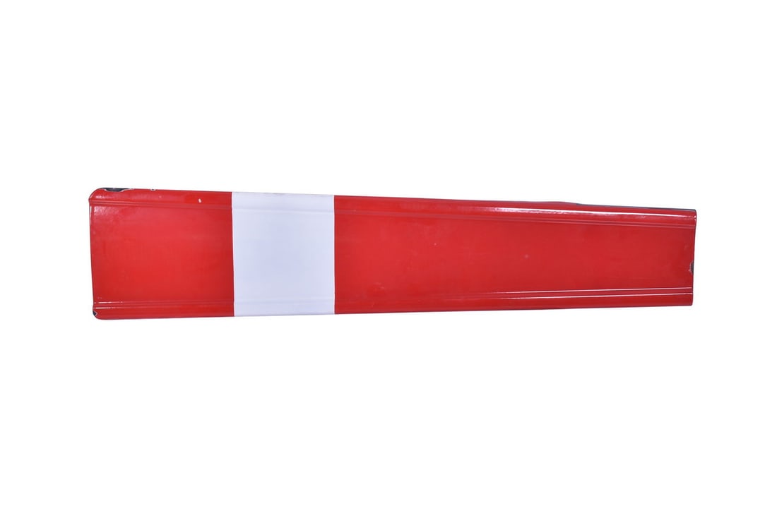 Red and White Porcelain Semaphore Blade: Semaphore blade with red and white porcelain. No hub, blade only. Blade presents nicely, with strong gloss and only minor chips and both ends of the blade. Blade measures 42" long. Please see photos f