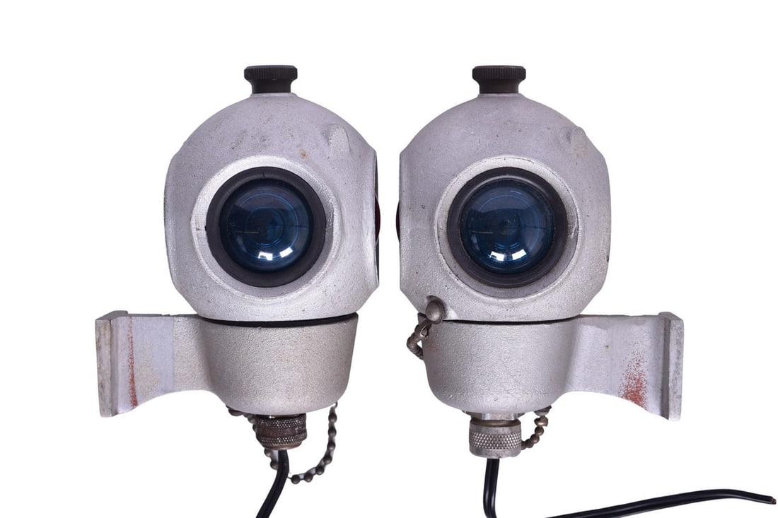 Pair of Cannonball Caboose Marker Lights (1 of 5)