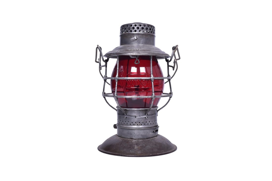 Adlake Reliable Wabash Railroad Bell Bottom Lantern with Red Flag Cast Globe (1 of 6)