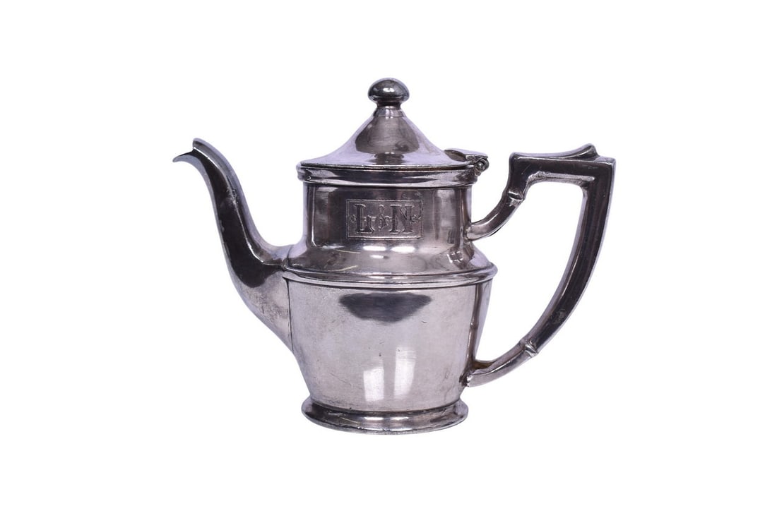 Louisville and Nashville Railroad International Silver Co. Teapot 10 Oz (1 of 6)