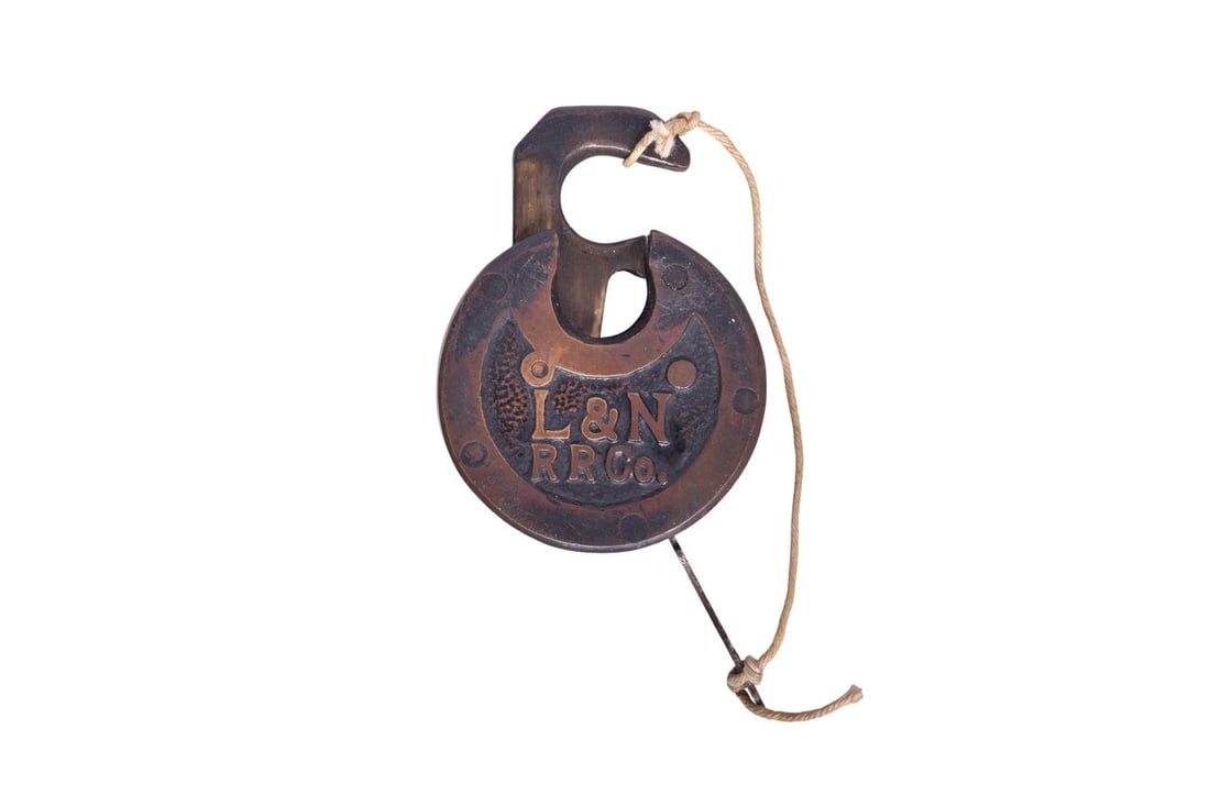 Louisville and Nashville Railroad Six Lever Brass Pancake Lock w/ Key (1 of 4)