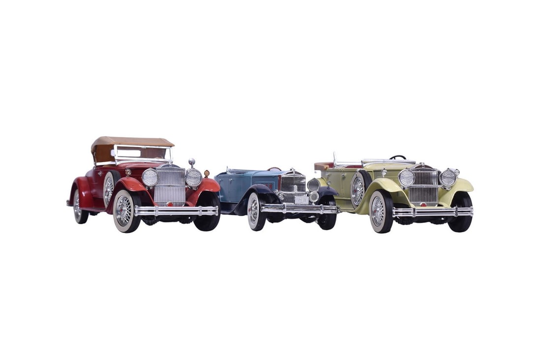 Three large Hubley models, likely Packards, each marked either 1930 or 1931. No original packaging, (1 of 3)