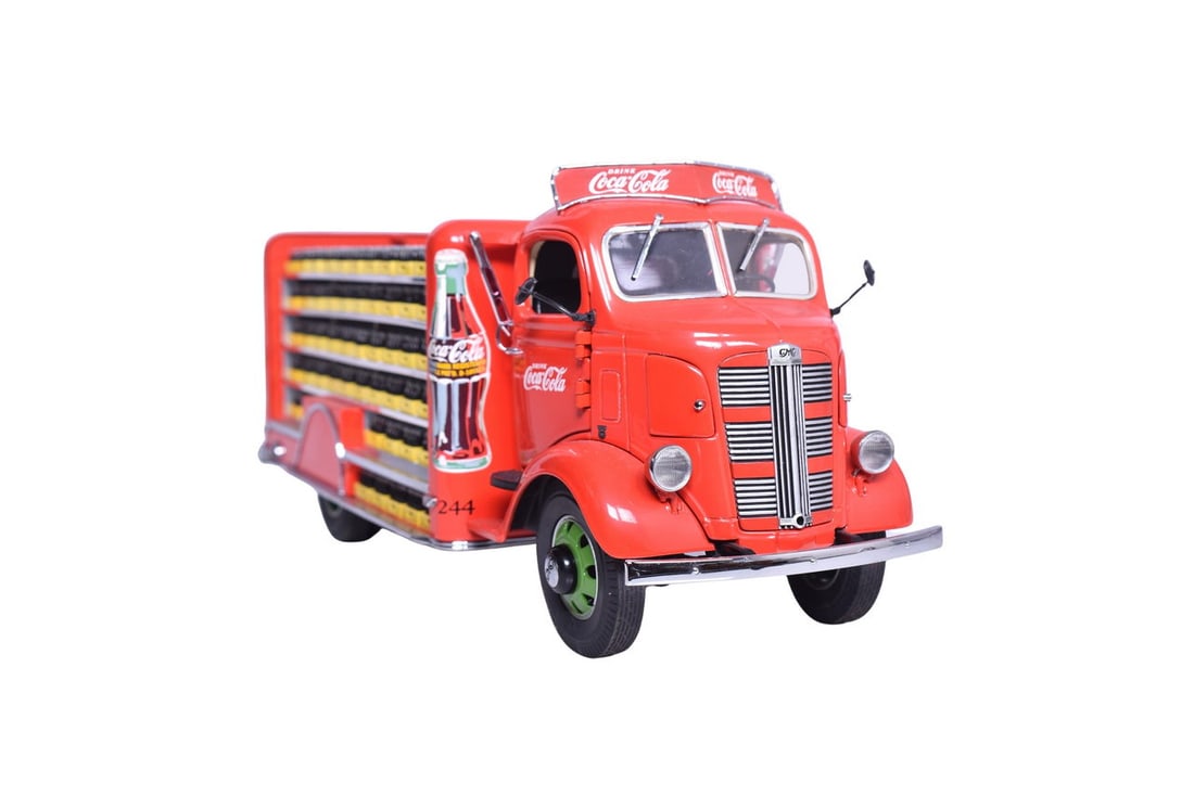Danbury Mint likely 1:24 scale diecast 1938 GMC truck carrying over 200 flats of Coca Cola bottles. (1 of 3)