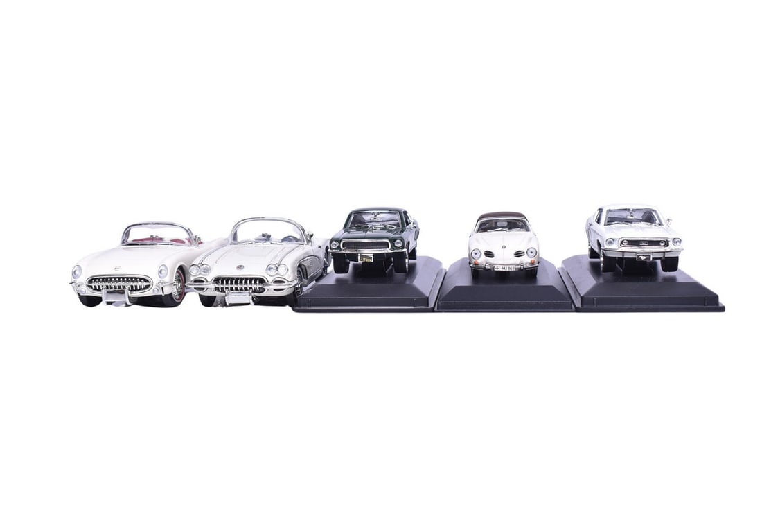 Two 1:32 scale Corvettes from the Zora Arkus-Duntov Collection, two Signature Series Fords: Two 1:32 scale Corvettes from the Zora Arkus-Duntov Collection, two Signature Series Fords (including Steve McQueen's Bullitt) and one Minichamps Volkswagen Karmann Ghia. Corvettes and Bullitt come wi