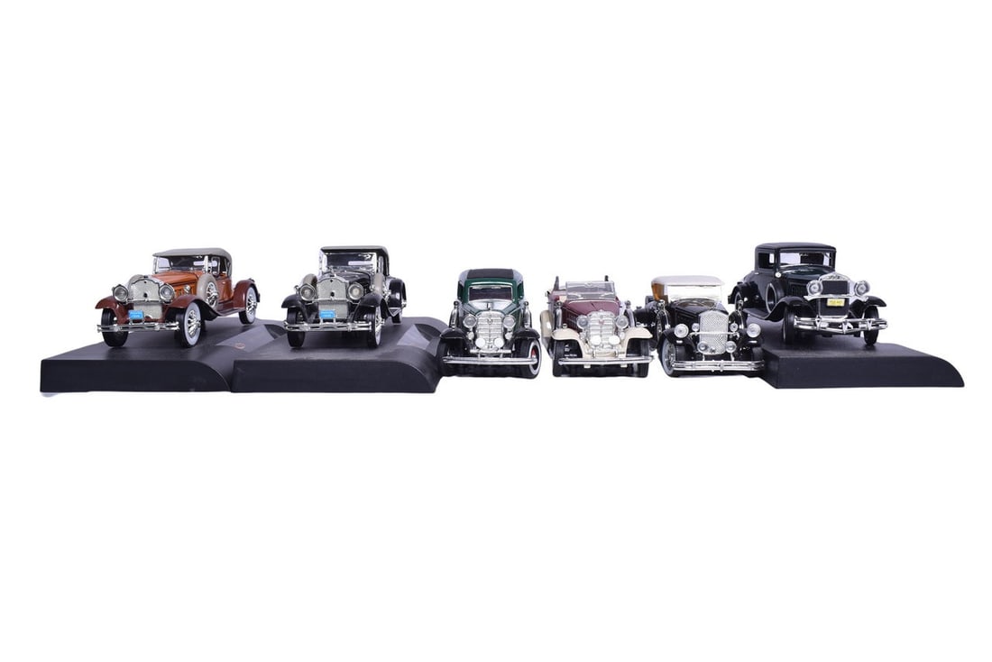 Six 1:32 scale model cars by Signature Models. Includes two 1930 Packard, 1930 Hudson, 1930 (1 of 6)