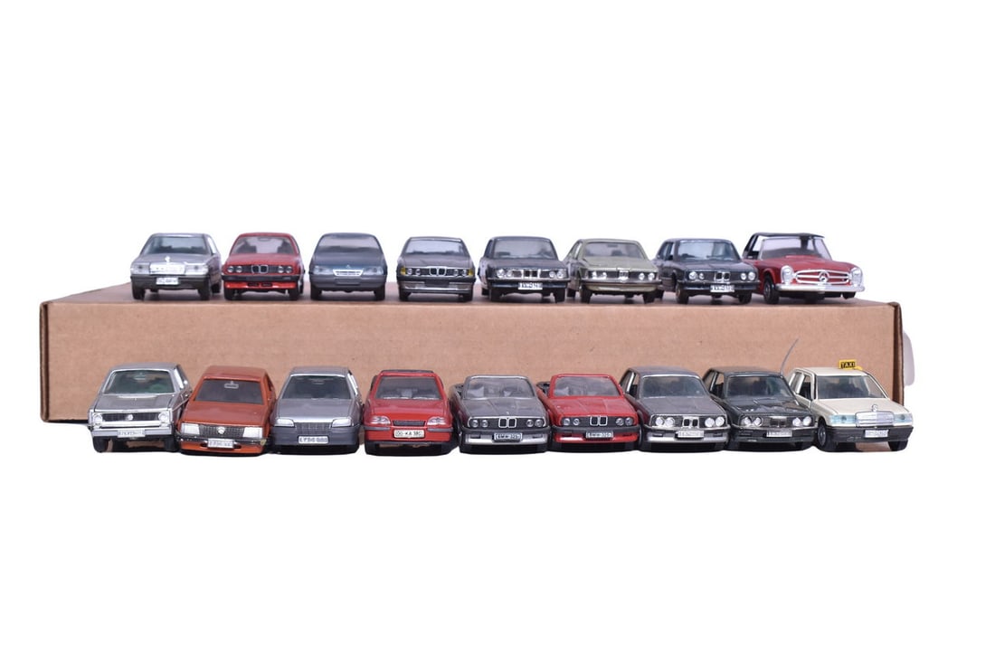 Seventeen 1:43 scale GAMA cars, including nine BMW, three Mercedes-Benz, Omega, Volkswagen Golf, (1 of 4)