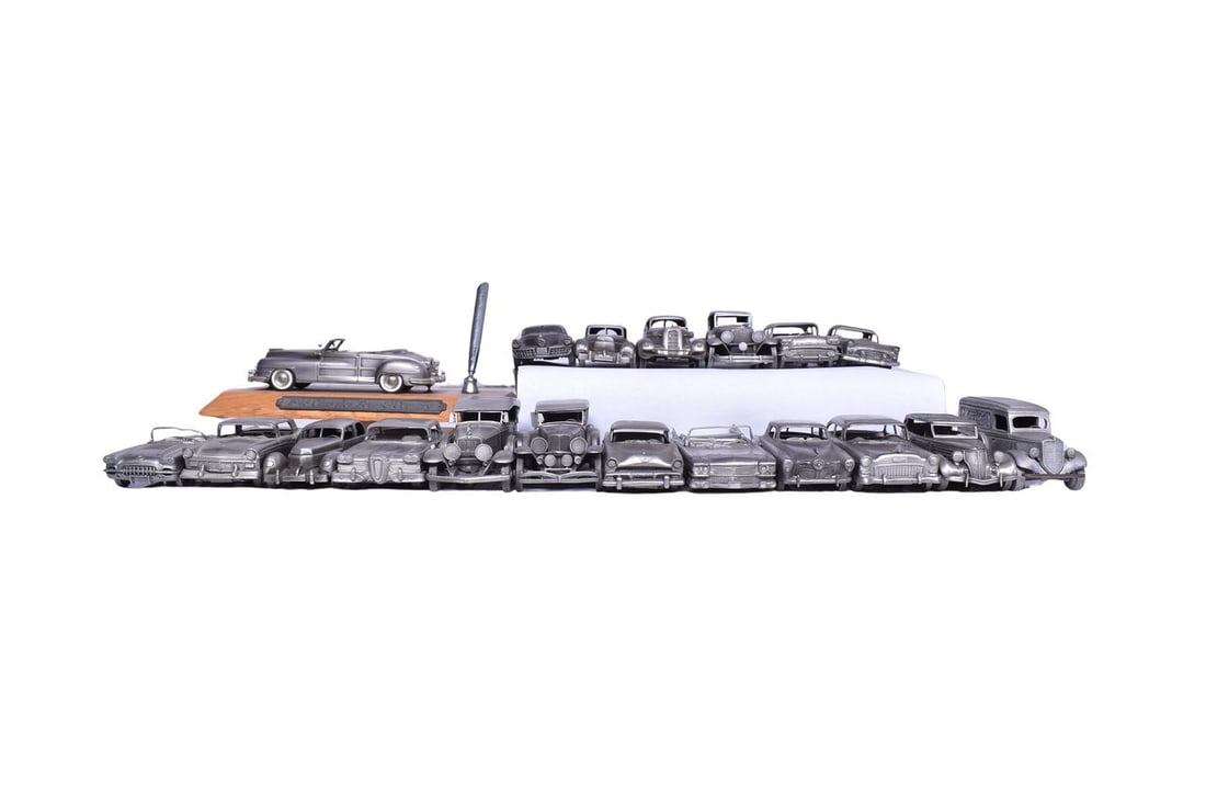 Nineteen pewter car models, including a Collectors' Case, 12 Hamilton Collection, 4 Nostalgic (1 of 5)