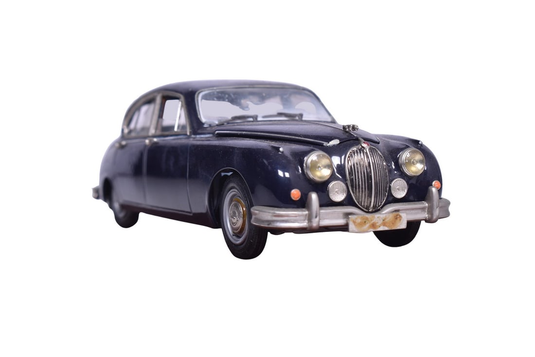 Smalls Wheels 1:24 scale white metal model of a Jaguar Mark II in dark blue. No date apparent, but (1 of 3)
