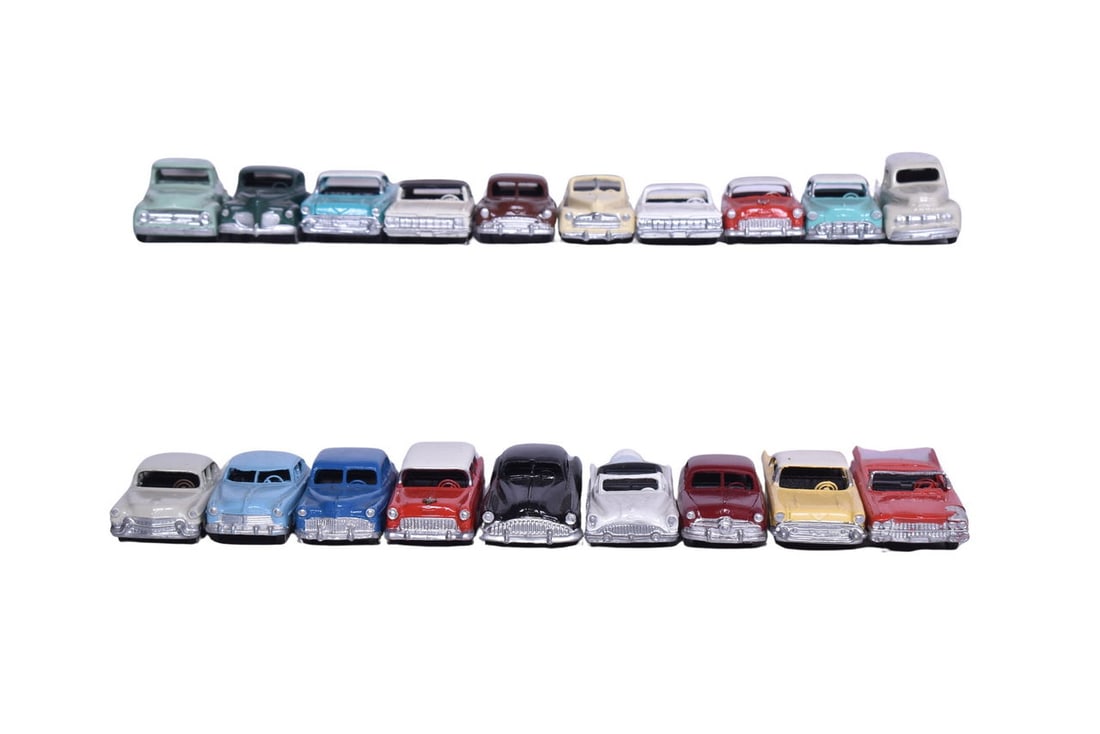 Nineteen diecast 1:87 scale model cars by Alloy Forms. Makes of car included are Cadillac, Hudson, (1 of 4)