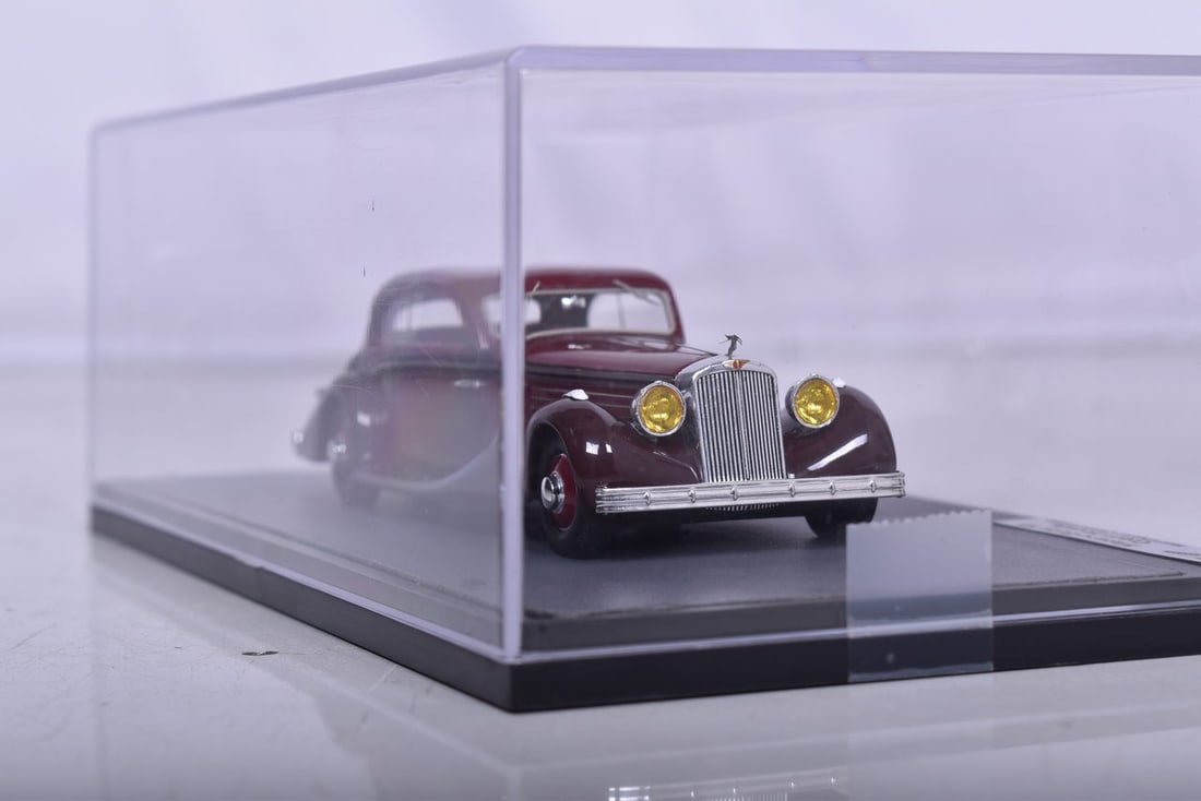 Matrix MX50806-021 1:43 1935 Hispano-Suiza K6 Coach Mouette in original case. Number 149 of 400.: Matrix MX50806-021 1:43 1935 Hispano-Suiza K6 Coach Mouette in original case. Number 149 of 400. Chassis 52842. Missing the outer sleeve but the case is complete.