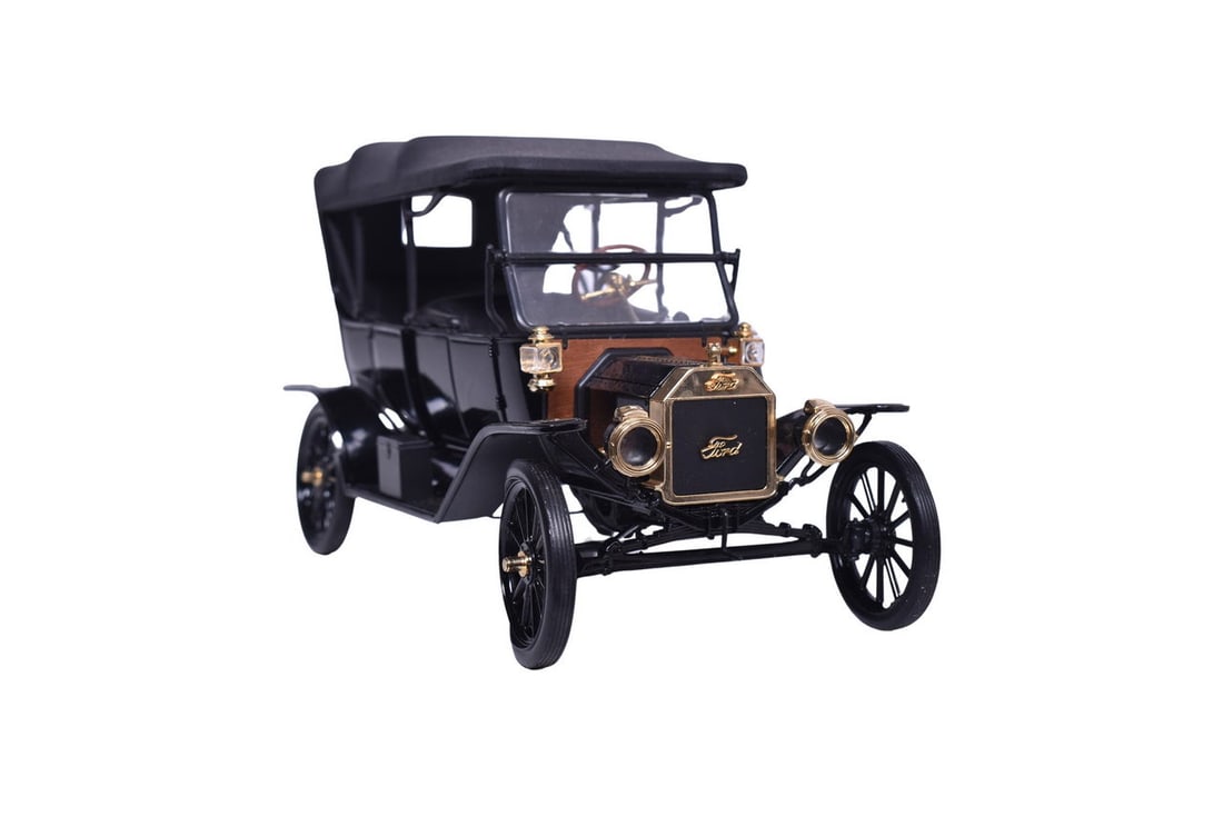 1991 Franklin Mint 1:16 die cast 1913 Ford Model T. No box, one detached detail part, otherwise no (1 of 3)