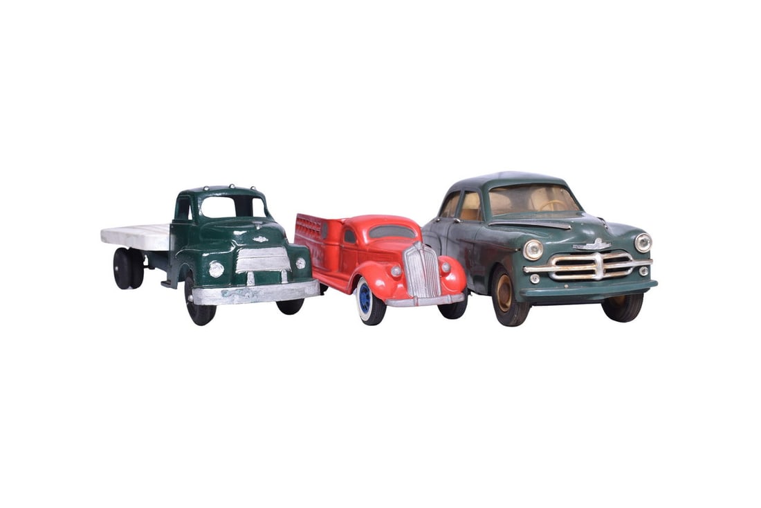 Group of three toy cars including Victory Industries battery powered Vauxhall Velox with some minor (1 of 3)