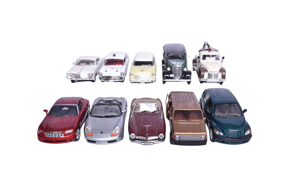 Mixed lot of 1:24 die cast cars. No boxes or bases. Includes 73248 1955 Bel Aire, 68049 1955 BMW (1 of 4)