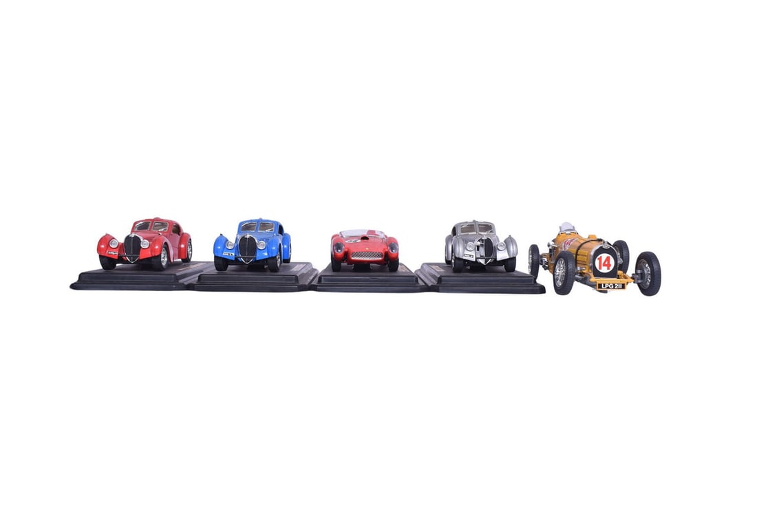 Group of Burago die cast 1:18 vehicles including 1936 Bugatti Atlantic, 1957 Ferrari 250 Testa (1 of 5)
