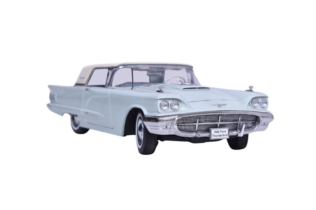 Sun Star 1:18 die cast 1960 Ford Thunderbird. No box, good condition with some light dust from (1 of 3)