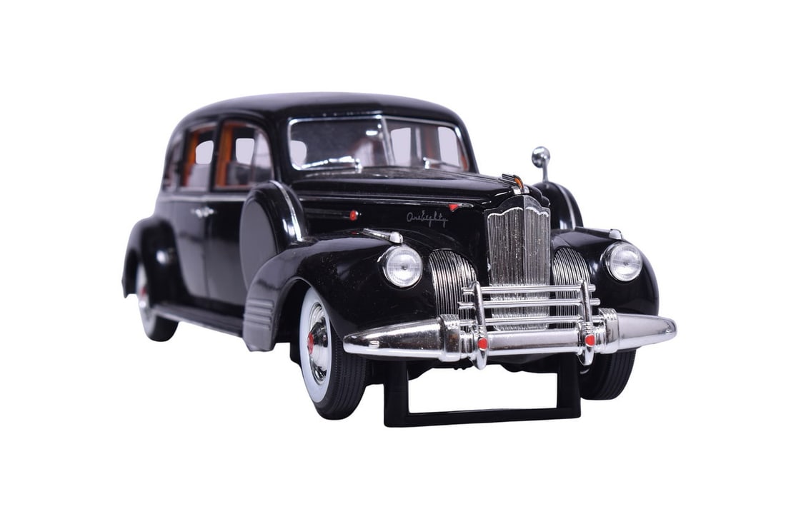 Signature Models 1:18 die cast 1941 black Packard Lebaron. No box. The more is in good condition and (1 of 3)