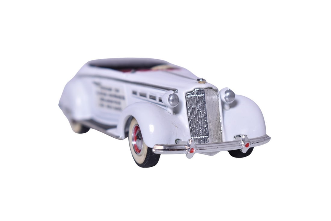 Resin 1:43 scale Packard 120 Indy 500 pace car with no maker's mark or tag. No original packaging,: Resin 1:43 scale Packard 120 Indy 500 pace car with no maker's mark or tag. No original packaging, detached windshield.