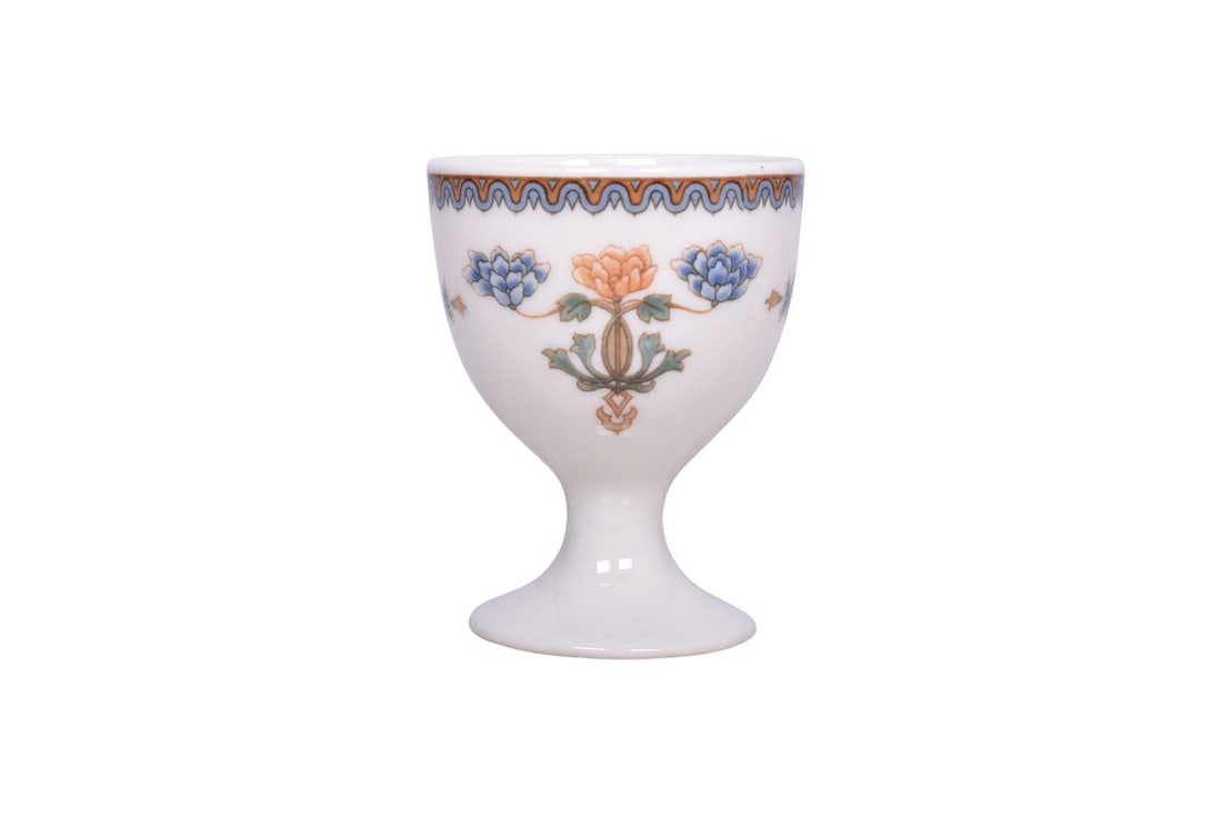 A single pedestal china egg cup for the Louisville and Nashville Railroad in the Regent pattern and (1 of 4)