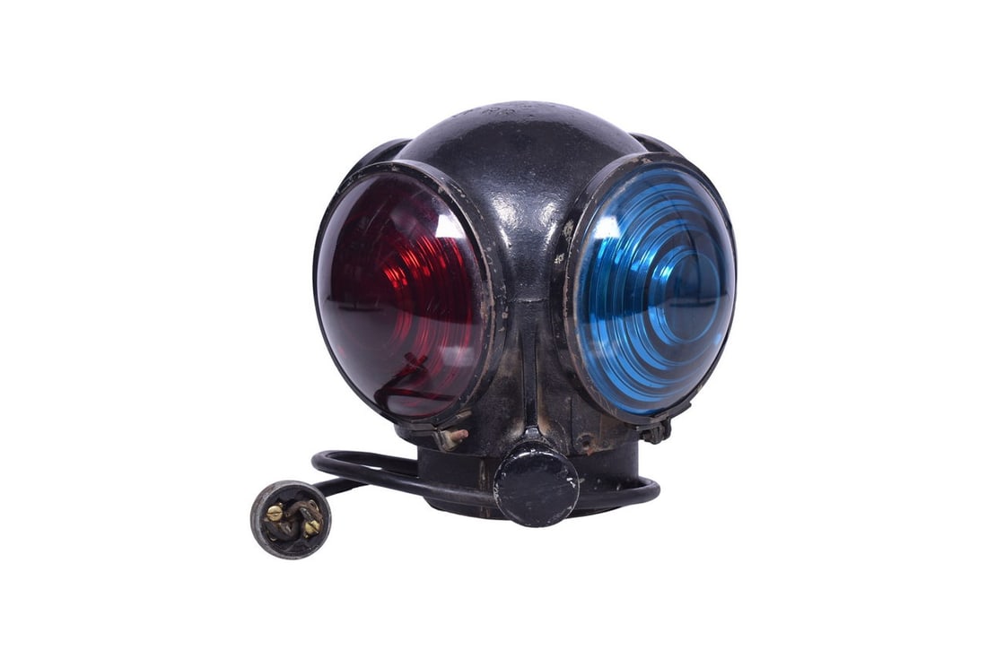 Adlake diver's helmet style marker lamp with UP RR stamped on the top. Equipped with three green (1 of 5)