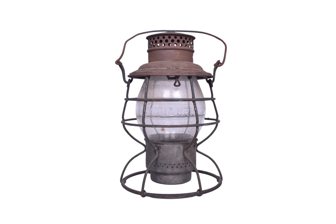 Adams and Westlake Adlake Reliable lantern with NYNH&H RR embossed on the shoulder and also cast (1 of 9)